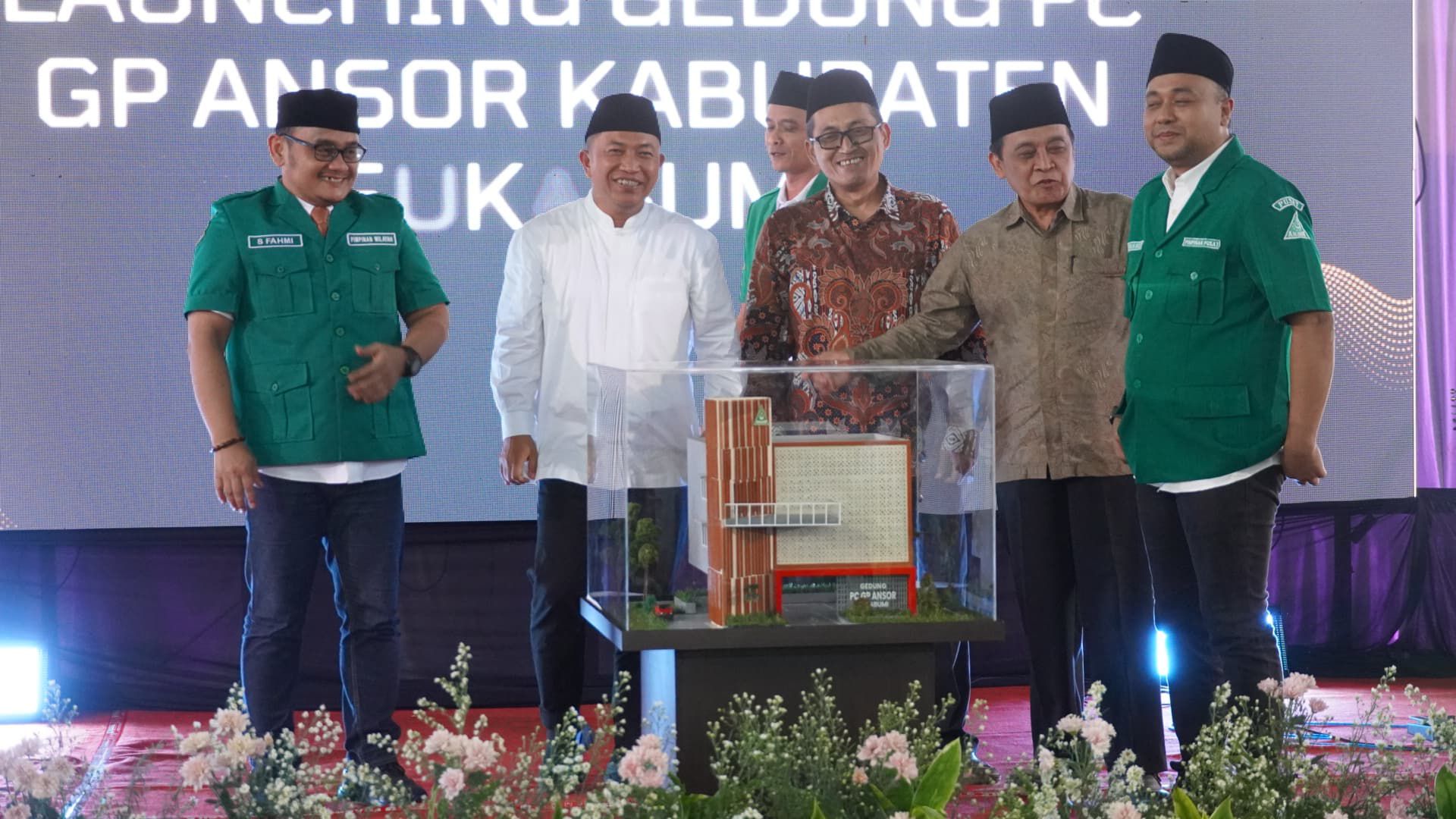 Andreas menghadiri Konferensi cabang (Konfercab) VIII Pimpinan Cabang Gerakan Pemuda Ansor Kabupaten Sukabumi berlangsung di Pusbangdai Cikembang Kecamatan Cikembar, Sabtu (22/02/2025).