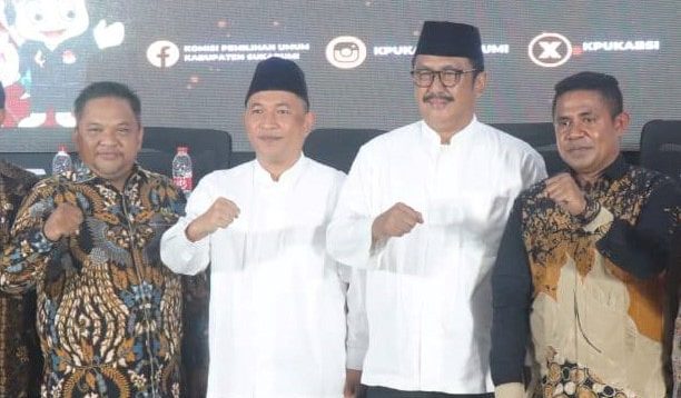 Komisi Pemilihan Umum (KPU) Kabupaten Sukabumi resmi menetapkan Asep Japar dan Andreas sebagai Bupati Sukabumi terpilih dalam Pilkada 2024.