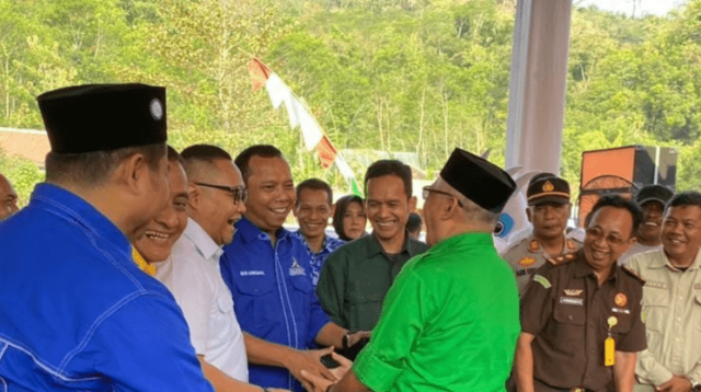 Ketua DPC Partai Demokrat Kabupaten Sukabumi, Iman Adinugraha sangat kaget saat mengetahui kabar meninggalnya Ketua DPC PPP Kabupaten Sukabumi, Dedi Damhudi.