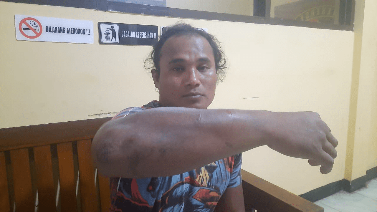 Suherlan yang populer dijuluki Samson pergi ke masjid untuk mendirikan solat.