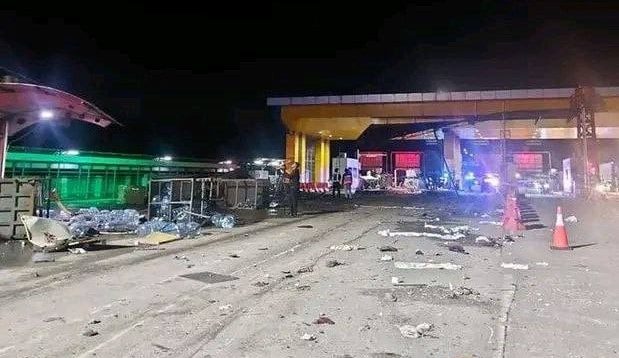 kecelakaan maut di Gerbang Tol (GT) Ciawi pada Selasa (4/2/2025) yang mengakibatkan seluruh penumpang mobil travel asal Kecamatan Cidadap, Kabupaten Sukabumi, Jawa Barat tewas.