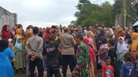 ternak-min Ratusan warga Kampung Cibaregbeg, RT 2-6 RW 01, Desa Caringin, Kecamatan Cicurug, Kabupaten Sukabumi menggelar aksi demonstrasi ke pabrik ternak ayam di Kampung/Desa Tangkil, Kecamatan Cidahu Kabupaten Sukabumi pada Kamis (20/2/2025).