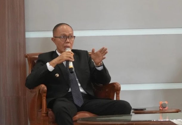 Walikota Sukabumi Ayep Zaki dalam menyoroti keberadaan empat Badan usaha Milik Daerah atau BUMD di Kota Sukabumi yang dinilainya belum memberikan kontribusi jelas terhadap pemasukan dan peningkatan Pendapatan Asli Daerah (PAD) Kota Sukabumi.