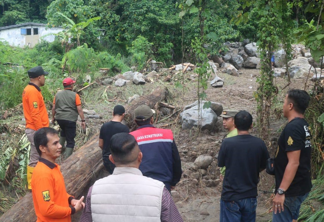 Kabupaten dan Kota Sukabumi merupakan wilayah di Jawa Barat yang rawan bencana alam. Hampir setiap tahun terutama saat musim penghujan datang, wilayah Sukabumi, khususnya Kabupaten Sukabumi menjadi langganan bencana alam.
