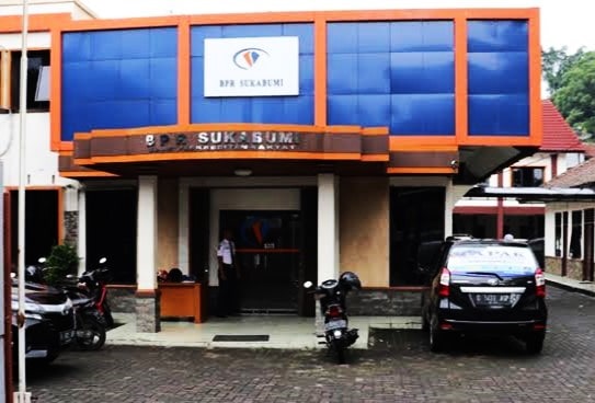 Pemerintah Kabupaten Sukabumi tengah melakukan transformasi terhadap Perusahaan Umum Daerah (Perumda) Bank Perkreditan Rakyat (BPR) Sukabumi menjadi Perseroan Terbatas (PT) dengan nama PT. Bank Perekonomian Rakyat Sukabumi (Perseroda).