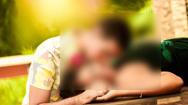 Seorang perempuan berinisial DA yang diketahui bekerja sebagai pegawai di Pemerintah Kabupaten Sukabumi tepatnya di Dinas Perhuhungan (Dishub) Kabupaten Sukabumi diduga kuat telah melakukan cinta haram asmara terlarang dengan seorang anggota Polres Sukabumi Kota, berinisial HM.