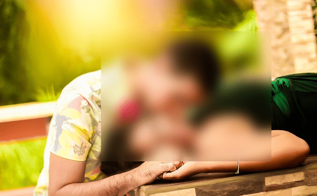 Seorang perempuan berinisial DA yang diketahui bekerja sebagai pegawai di Pemerintah Kabupaten Sukabumi tepatnya di Dinas Perhuhungan (Dishub) Kabupaten Sukabumi diduga kuat telah melakukan cinta haram asmara terlarang dengan seorang anggota Polres Sukabumi Kota, berinisial HM.