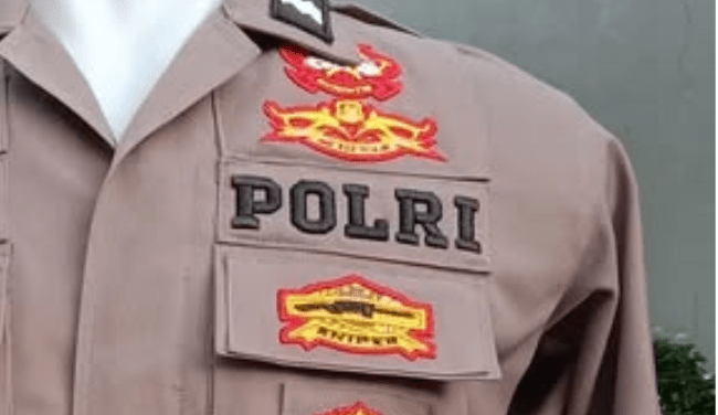 Bripka HM, seorang oknum anggota Polres Sukabumi Kota sudah diperiksa dan sudah dicopot dari jabatannya. Hal itu diungkapkan Kasi Propam Polres Sukabumi Kota, AKP Sumarno. Menurut Sumarno, HM, telah diamankan dan saat ini tengah menjalani proses pemeriksaan. Langkah ini diambil setelah adanya laporan dari masyarakat terkait dugaan pelanggaran yang dilakukan oleh Bripka HM. Pihak kepolisian memastikan proses pemeriksaan akan berjalan sesuai dengan aturan yang berlaku.
