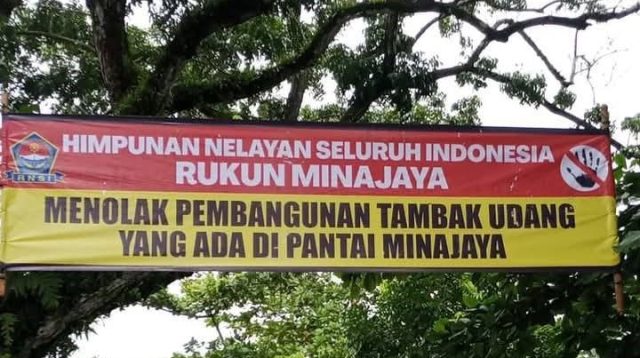 Polemik warga yang menolak dan mendukung pembangunan tambak udang yang digarap PT Berkah Semesta Maritim (BSM) di lahan seluas 108 hektare di Kampung Mekarjaya, Desa Buniwangi Mina Jaya Kecamatan Surade Kabupaten Sukabumi Kembali mencuat.