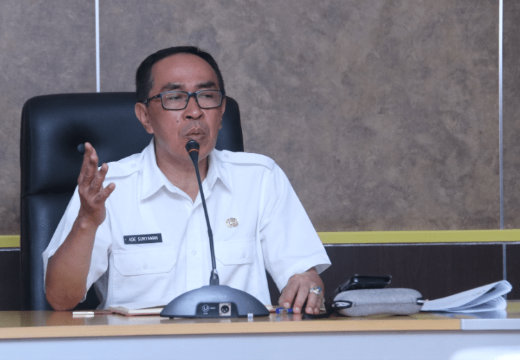 Pemerintah Kabupaten Sukabumi menunjukkan komitmennya dalam mendukung program unggulan Pemerintah Provinsi Jawa Barat bertajuk "Jabar Nyaah Ka Indung". Program yang digagas Gubernur Jawa Barat ini menjadi sorotan utama dalam rapat koordinasi yang digelar di Ruang Rapat Sekretariat Daerah Kabupaten Sukabumi, Palabuhanratu, pada Rabu (9/4/2025).