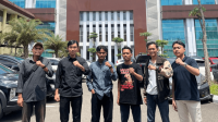 Kelompok mahasiswa yang tergabung dalam Sukabumi melawan, melakukan aduan pelaporan kepada Polda Jawa Barat pada Senin (14/4/2025).
