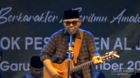 Penyanyi legendaris Doel Sumbang