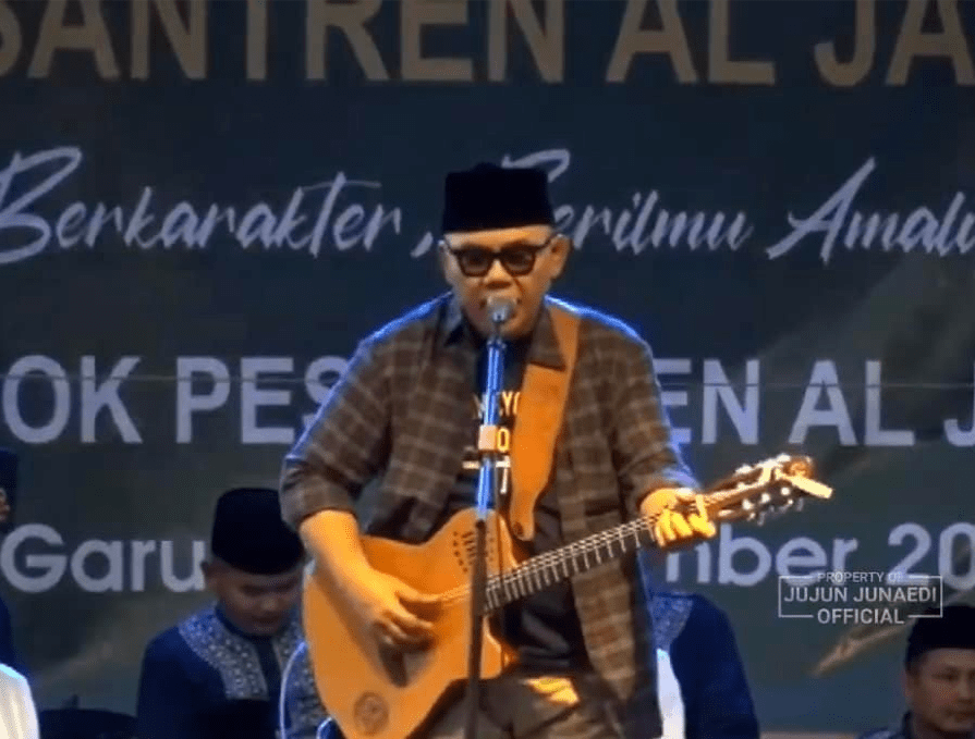 Penyanyi legendaris Doel Sumbang
