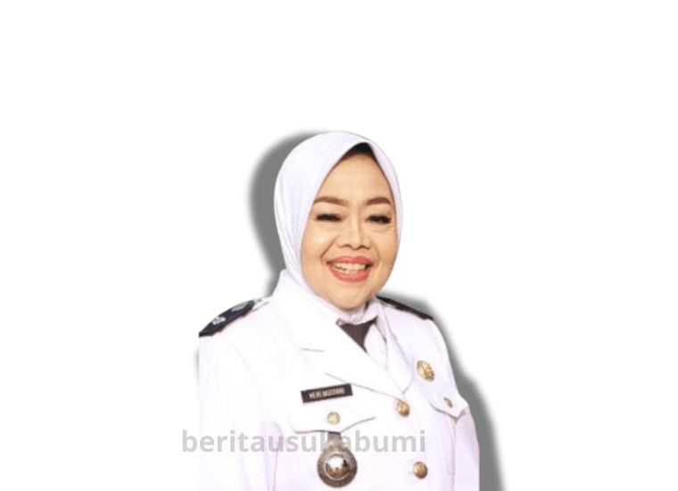 Heni Mulyani, Kepala Desa Cikujang di Kecamatan Gunungguruh, Kabupaten Sukabumi