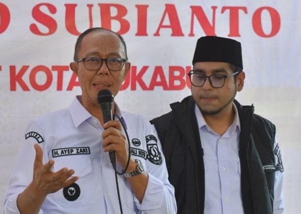 Wali Kota Sukabumi, H. Ayep Zaki, menegaskan bahwa rencana penggabungan wilayah Dapil 4 Kabupaten Sukabumi ke Kota Sukabumi bukanlah agenda pribadi, melainkan strategi besar untuk mempercepat pembangunan dan meningkatkan pelayanan publik secara merata. Pernyataan ini disampaikan Ayep Zaki dalam Rapat Pleno I Koordinator Cabang Massa Prabowo (Masbro) Sukabumi Raya yang digelar pada Minggu, 8 Juni 2025, di Sekretariat Masbro, Cisaat. Acara tersebut turut dihadiri Wakil Wali Kota Sukabumi dan sejumlah tokoh masyarakat.