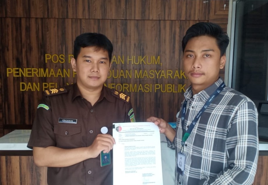 Aliansi Masyarakat Pemerhati Hukum (AMPH) Republik Indonesia secara resmi melaporkan dugaan tindak pidana korupsi yang melibatkan PT. Bank BRI Syariah dan PT. Alpindo Mitra Baja ke Kejaksaan Agung RI, Selasa (22/7/2025). Laporan ini menyangkut pemberian fasilitas pinjaman senilai kurang lebih Rp176,7 miliar yang diduga dilakukan tanpa proses appraisal yang objektif dan melanggar prinsip kehati-hatian perbankan.