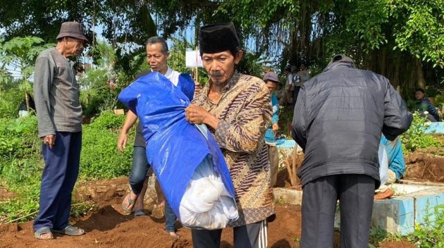 Pemindahan makam ini dijadwalkan berlangsung selama 10 hari ke depan dan menjadi bagian dari tahap krusial proyek infrastruktur strategis nasional. Mayoritas jenazah dipindahkan ke TPU Pasir Kuil, yang juga berada di Desa Balekambang, sementara sebagian lainnya atas permintaan keluarga dipindahkan ke wilayah Cianjur, Bandung, hingga Cicurug, Kabupaten Sukabumi.