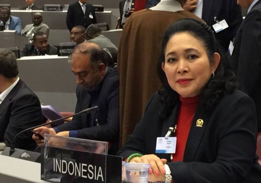Ketua Komisi IV DPR RI, Titiek Soeharto, menyoroti kondisi beras impor yang tersimpan terlalu lama di gudang milik Perum Bulog.