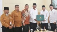 Momen audiensi BAZNAS RI dan BAZNAS Jawa Barat bersama Bupati Sukabumi H. Asep Japar dan Ketua BAZNAS Kabupaten Sukabumi H. Unang Sudarma, membahas verifikasi faktual calon pimpinan BAZNAS periode 2025–2030.