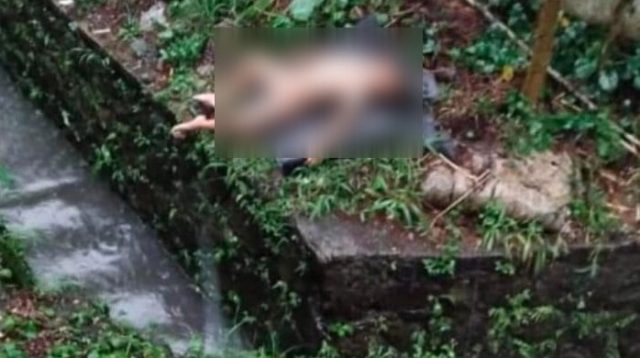 Hujan deras yang melanda wilayah Kampung Kaum Kidul, Desa Karangtengah, Kecamatan Cibadak, Kabupaten Sukabumi, Selasa (5/8/2025), memakan korban jiwa. Seorang anak laki-laki berusia 4 tahun berinisial MI ditemukan meninggal dunia setelah hanyut terbawa arus deras di saluran drainase.