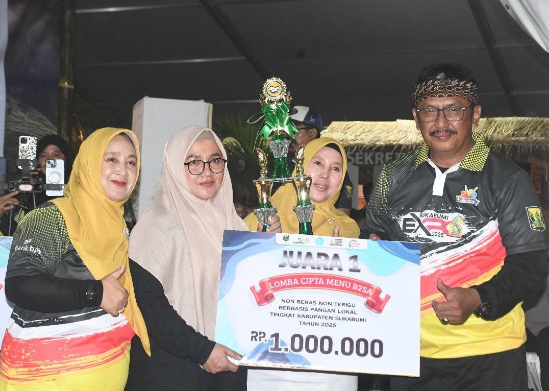 Bupati Sukabumi H. Asep Japar resmi menutup Expo Sukabumi 2025 di Palabuhanratu. Perputaran ekonomi mencapai Rp2,5 miliar meski menurun dari tahun sebelumnya.