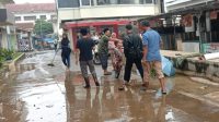 Hujan deras sebabkan banjir di Cibolangkaler, Sukabumi. 5–7 rumah dan Ponpes Al-Masthuriyah terendam. Proyek tol Bocimi diduga perparah aliran air.