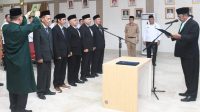 baznas kabsi-min Bupati Sukabumi H. Asep Japar melantik pimpinan Baznas Kabupaten Sukabumi periode 2025–2030. Ia menekankan pentingnya respons cepat terhadap masalah kesehatan dan sosial, serta tata kelola zakat yang transparan dan akuntabel.
