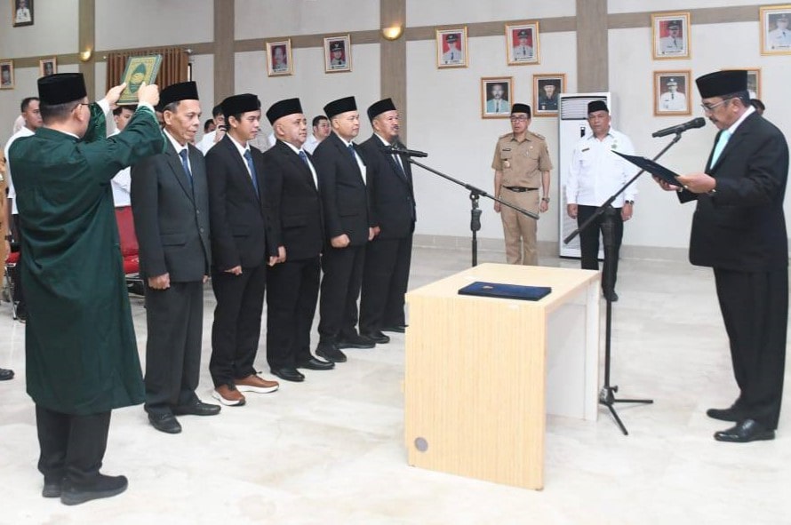 Bupati Sukabumi H. Asep Japar melantik pimpinan Baznas Kabupaten Sukabumi periode 2025–2030. Ia menekankan pentingnya respons cepat terhadap masalah kesehatan dan sosial, serta tata kelola zakat yang transparan dan akuntabel.