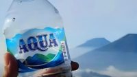 AQUA-min BPKN RI memanggil manajemen AQUA untuk klarifikasi dugaan penggunaan air tanah dalam produksi AMDK. Temuan sidak Gubernur Jabar Dedi Mulyadi memicu sorotan publik.
