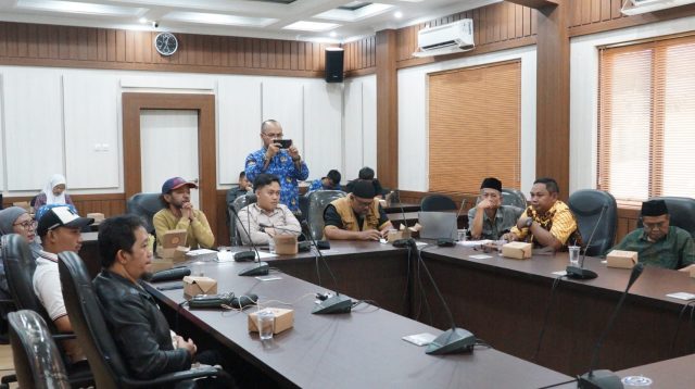 DPRD Sukabumi, AMKS, hak angket, wakaf dana abadi, Sukabumi terkini, politik Sukabumi, Ayep Zaki, DPRD Kota Sukabumi