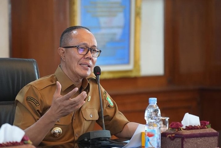 Wali Kota Sukabumi, Ayep Zaki, secara terbuka menyampaikan permohonan maaf kepada DPRD Kota Sukabumi atas pernyataan yang sempat menimbulkan polemik. Dalam surat resminya, ia mengakui kekhilafan dan menegaskan komitmen menjaga harmoni antara eksekutif dan legislatif demi kemajuan Sukabumi.