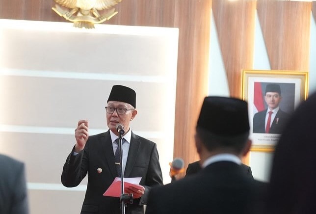 Ketegangan terjadi di Kota Sukabumi setelah Wali Kota diduga meluapkan amarah kepada anggota DPRD terkait pembentukan Panja. Pimpinan DPRD kini menuntut permintaan maaf terbuka dan menegaskan pentingnya etika serta komunikasi yang saling menghormati antara eksekutif dan legislatif.