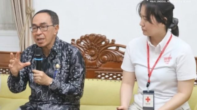 PMI Kabupaten Sukabumi bersama Japanese Red Cross Society memperkenalkan Program Sekolah Pendidikan Aman Bencana (SPAB) kepada Pemkab Sukabumi. Sekda Ade Suryaman menyatakan dukungan penuh dan berharap edukasi kebencanaan dapat tersebar ke seluruh peserta didik.