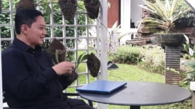 Rencana pelantikan salah satu fungsionaris DPC Partai Demokrat Kota Sukabumi, Fauzi Akbar, sebagai Pegawai Pemerintah dengan Perjanjian Kerja (PPPK) pada Jumat, 21 November 2025, memantik sorotan publik. Fauzi tercatat dalam dokumen resmi kepengurusan partai sebagai Kepala Badan Pembinaan Organisasi, Kaderisasi, dan Keanggotaan Cabang.