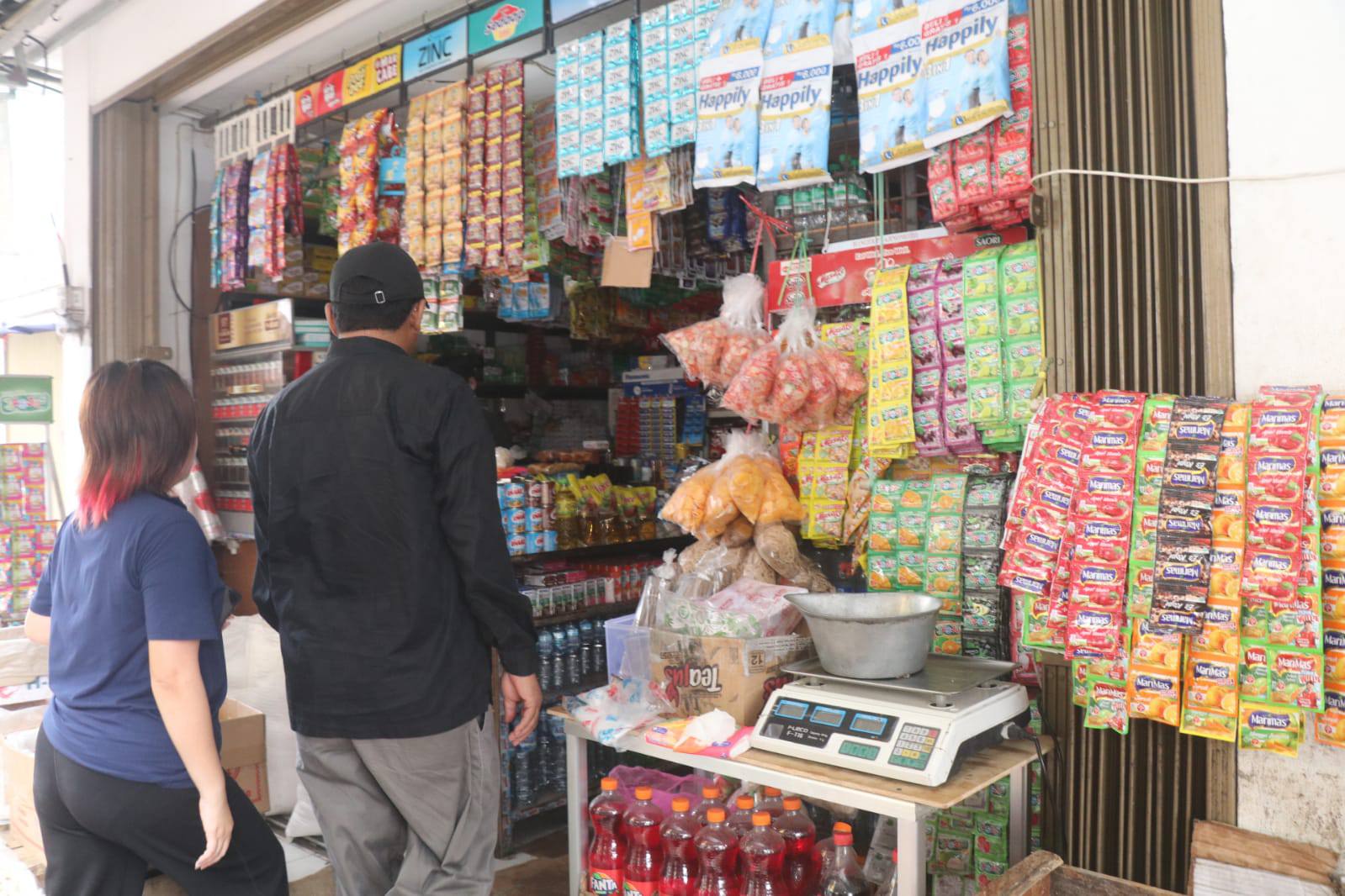 Pemerintah Kabupaten Sukabumi memastikan stok dan harga pangan tetap stabil menjelang Hari Besar Keagamaan Nasional melalui rapat koordinasi dan pemantauan langsung di lapangan.