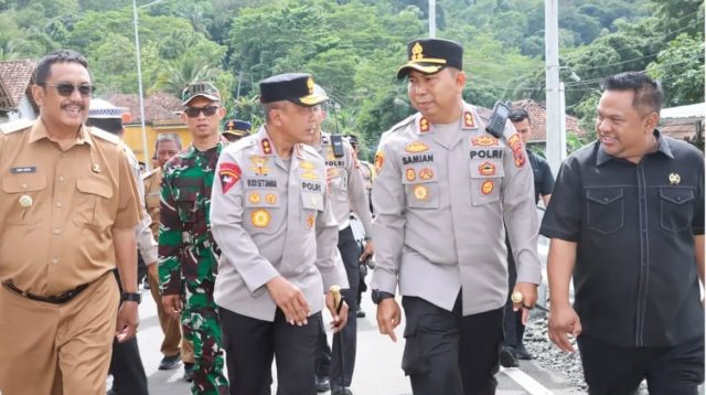 Ketua DPRD Kabupaten Sukabumi, Budi Azhar Mutawali, bersama Bupati H. Asep Japar, Wakil Bupati H. Andreas, serta unsur Forkopimda turut mendampingi Kunjungan Kerja Kapolda Jawa Barat, Irjen Dr. Rudi Setiawan, dalam rangka pengecekan kesiapan Operasi Lilin Lodaya 2025 di Cisolok, Senin (8/12/2025).
