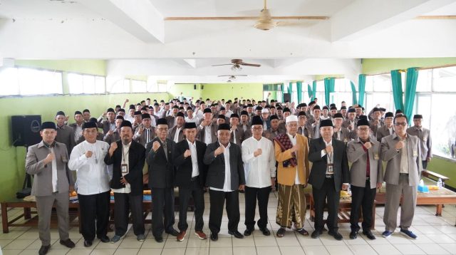 Sekda Kabupaten Sukabumi H. Ade Suryaman mengingatkan pengurus UPZ kecamatan agar menjalankan amanah dengan ikhlas, cerdas, dan tuntas dalam mengelola zakat untuk kesejahteraan masyarakat.