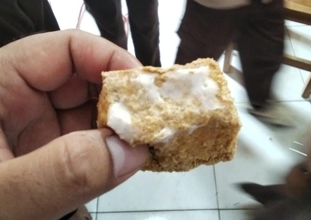 Jumlah warga yang diduga mengalami keracunan setelah mengonsumsi menu Program Makan Bergizi Gratis (MBG) di Kecamatan Simpenan, Kabupaten Sukabumi, terus meningkat. Hingga Rabu malam, 28 Januari 2026 pukul 20.57 WIB, tercatat sebanyak 10 orang harus menjalani penanganan medis di Puskesmas Simpenan.