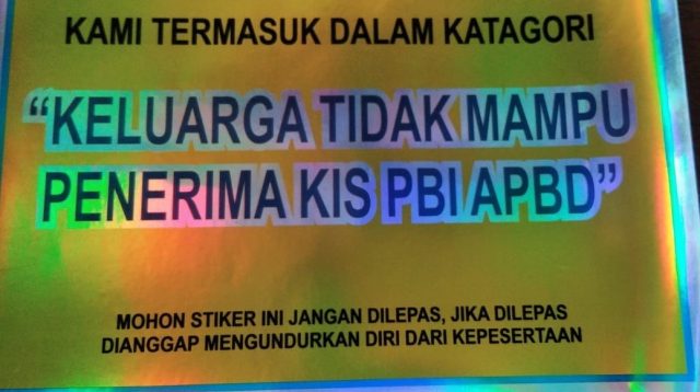 Pemerintah Kabupaten Sukabumi menertibkan penerima bantuan sosial KIS PBI APBD dengan memasang stiker di 60 ribu rumah warga. Kebijakan ini mengacu pada Data Tunggal Sosial Ekonomi Nasional (DTSEN) untuk memastikan bantuan tepat sasaran.