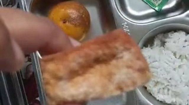 Dugaan keracunan massal yang menimpa siswa SDN Bojongkopo, Desa Loji, Kecamatan Simpenan, Kabupaten Sukabumi, resmi dilaporkan ke polisi. Sejumlah siswa mengalami mual dan muntah usai mengonsumsi menu Makan Bergizi Gratis (MBG).