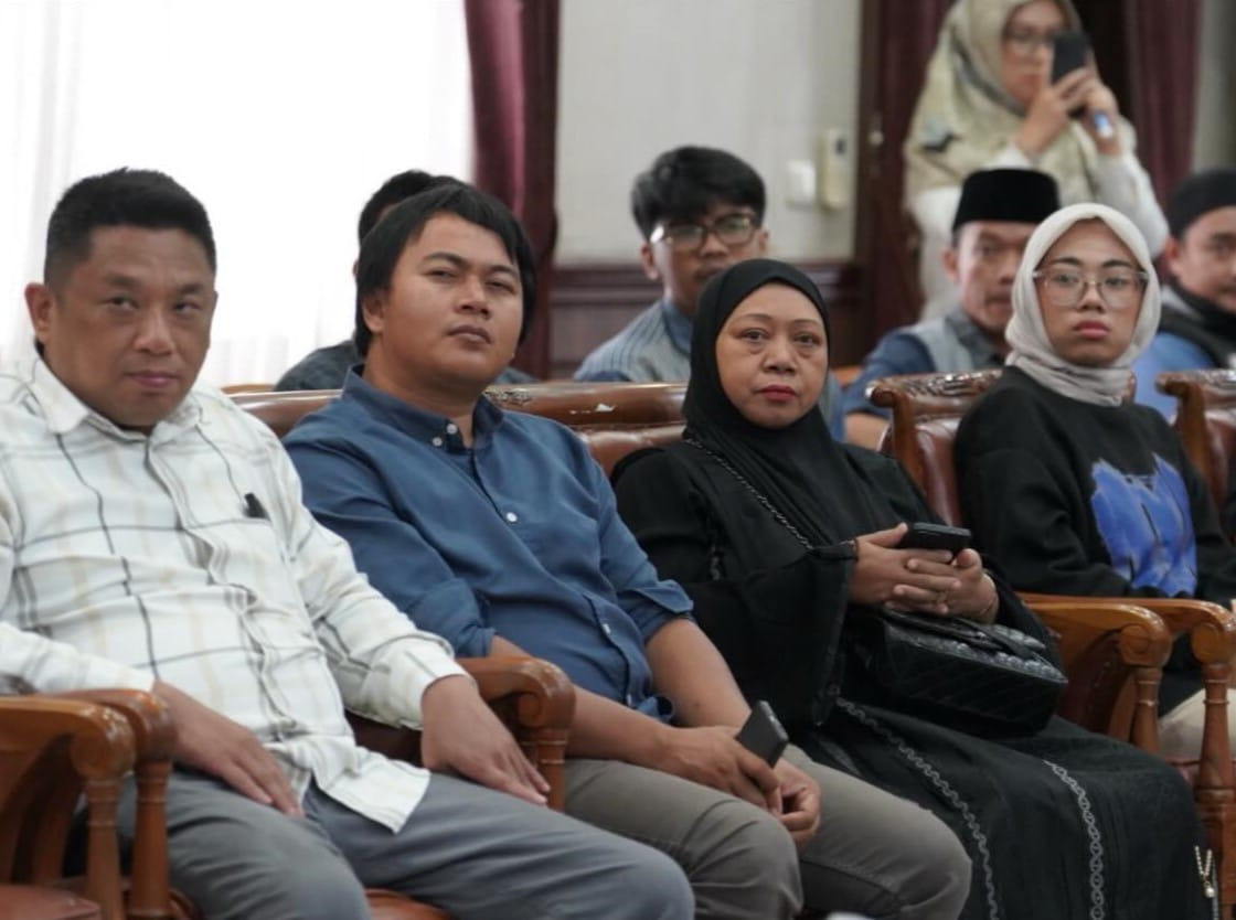 Wali Kota Sukabumi Ayep Zaki mengumpulkan para pengusaha hotel, restoran, dan tempat hiburan dalam sebuah dialog resmi untuk membahas pengelolaan pajak daerah.