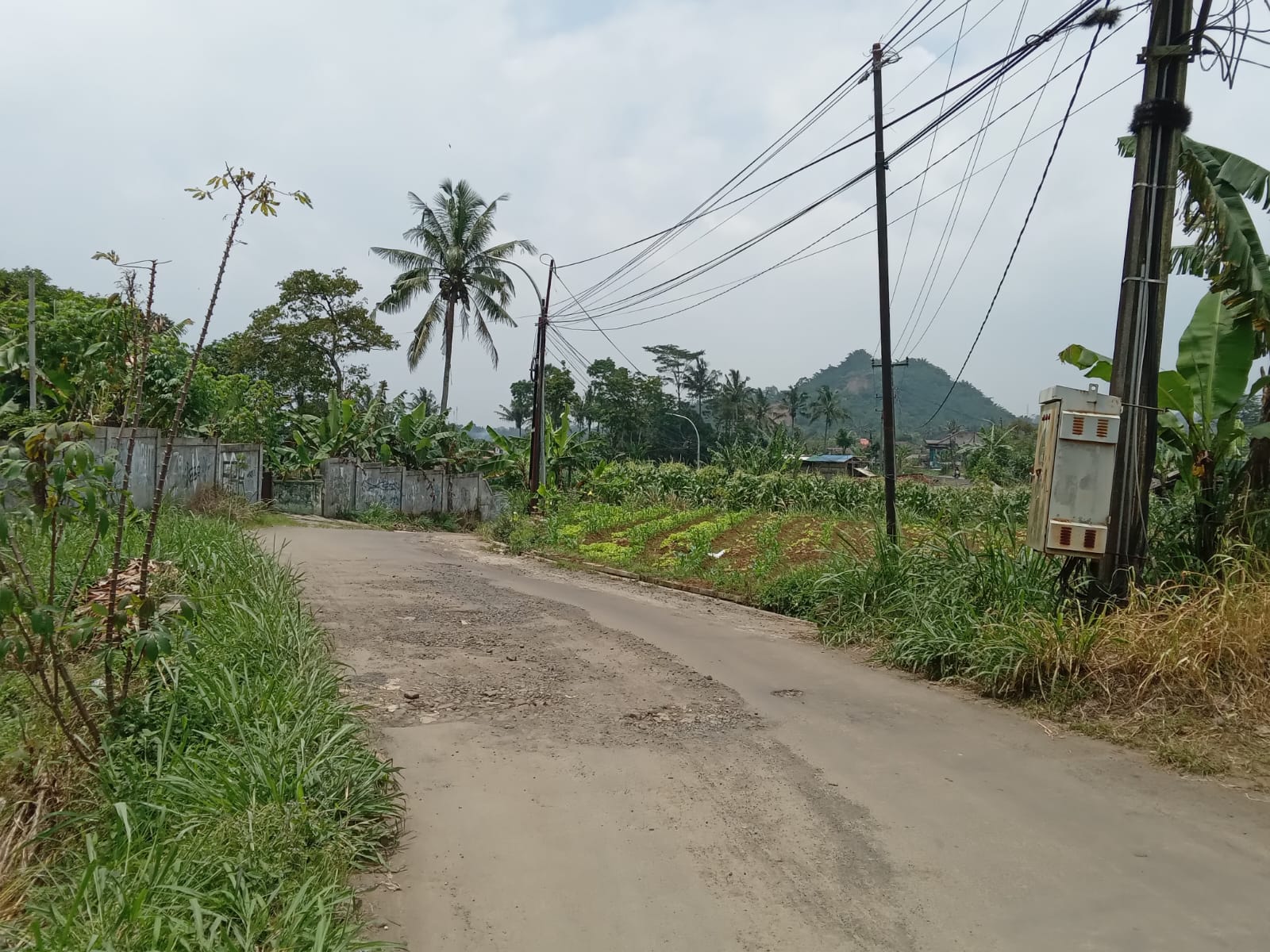 Gunung Kekenceng Sukabumi diduga menjadi markas Laskar Sabilillah pada 1946–1947. Penelitian terbaru mendorong penetapan sebagai Objek Diduga Cagar Budaya.