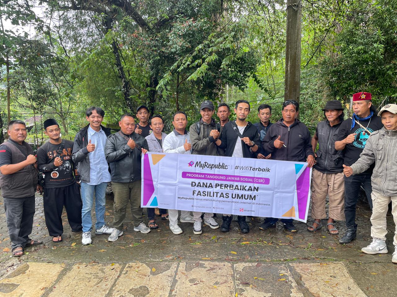 Transformasi digital desa di Sukabumi semakin berkembang. Ketua Milenial/Gen Z Sukabumi, Gilang Ramadan, menegaskan peran pemuda dalam mendorong digitalisasi administrasi dan menciptakan desa ramah investasi yang modern, transparan, dan berdaya saing.