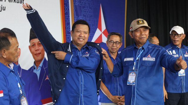 okoh muda Sukabumi, Fikri Abdul Aziz resmi bergabung dengan Partai Demokrat. Ketua DPC Demokrat Kabupaten Sukabumi Iman Adinugraha menyebut Fikri dipersiapkan sebagai kandidat kepala daerah di Pilkada mendatang.