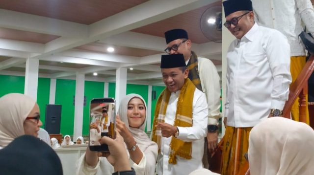 Ketua Umum Partai Golkar Bahlil Lahadalia mendorong agar beasiswa LPDP lebih terbuka bagi lulusan pesantren. Ia menilai distribusi dana pendidikan tersebut perlu lebih proporsional agar santri memiliki kesempatan yang sama melanjutkan studi ke jenjang lebih tinggi.
