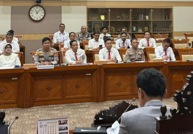 Dalam Rapat Dengar Pendapat (RDP) bersama Komisi III DPR RI pada Senin (2/3/2026), terungkap adanya dugaan ancaman terhadap ibu kandung korban, Lisnawati, yang disebut berasal dari kelompok terorganisir.
