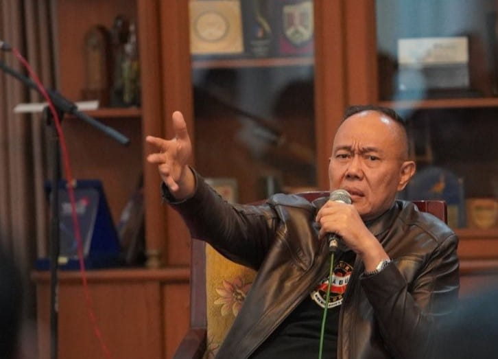 Wali Kota Sukabumi Ayep Zaki mengungkap Pasar Marema menyumbang Rp170 juta PAD meski menuai pro kontra soal penggunaan bahu jalan dan trotoar. Pemkot janji lakukan evaluasi dan penataan. Tag: