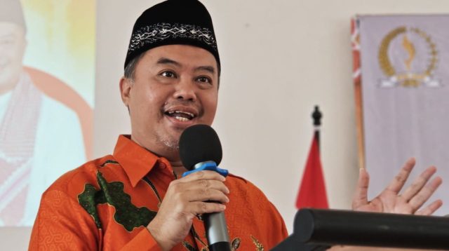 Anggota DPRD Kota Sukabumi, Danny Ramdhani, menyoroti validitas data dan kejelasan kewenangan Otoritas Jasa Keuangan (OJK) dalam rencana permodalan bagi 55 ribu UMKM. DPRD menegaskan pentingnya transparansi, akurasi data, dan pemahaman publik agar program penguatan ekonomi kerakyatan di Kota Sukabumi berjalan tepat sasaran.