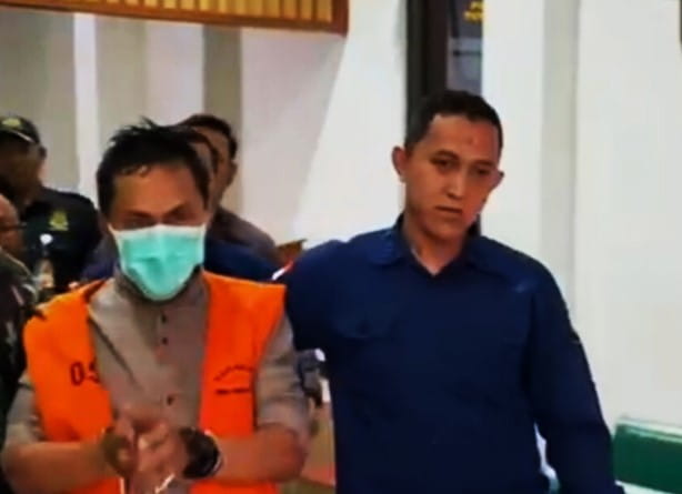 Kejari Kabupaten Sukabumi menetapkan Kepala Desa Neglasari sebagai tersangka dugaan korupsi dana desa dan PBB tahun 2023–2024 dengan kerugian negara Rp394 juta.