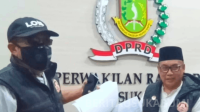Forum Warga Cibeureum (Forwacib) resmi melaporkan anggota DPRD Kota Sukabumi berinisial AW ke Badan Kehormatan (BK) DPRD Kota Sukabumi.